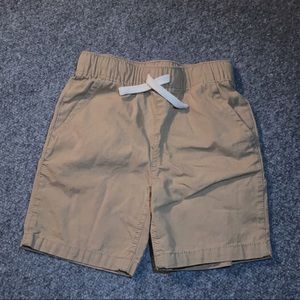 Boys Khaki Shorts. Size: 3T